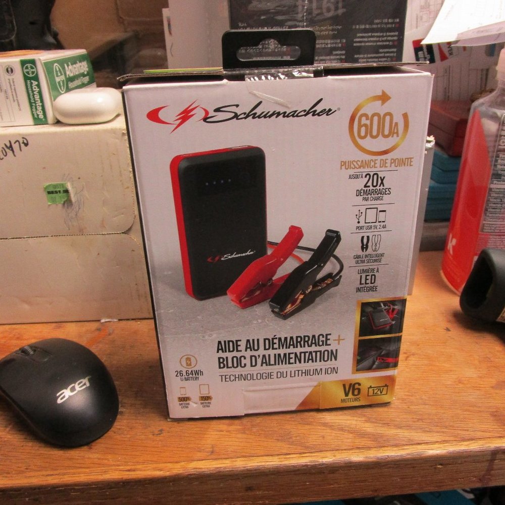 Schumacher SL1312 Portable 600A Jump Starter + Power Pack Lithium Ion Technology